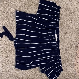 Size Med, stripped Navy blue and striped crop